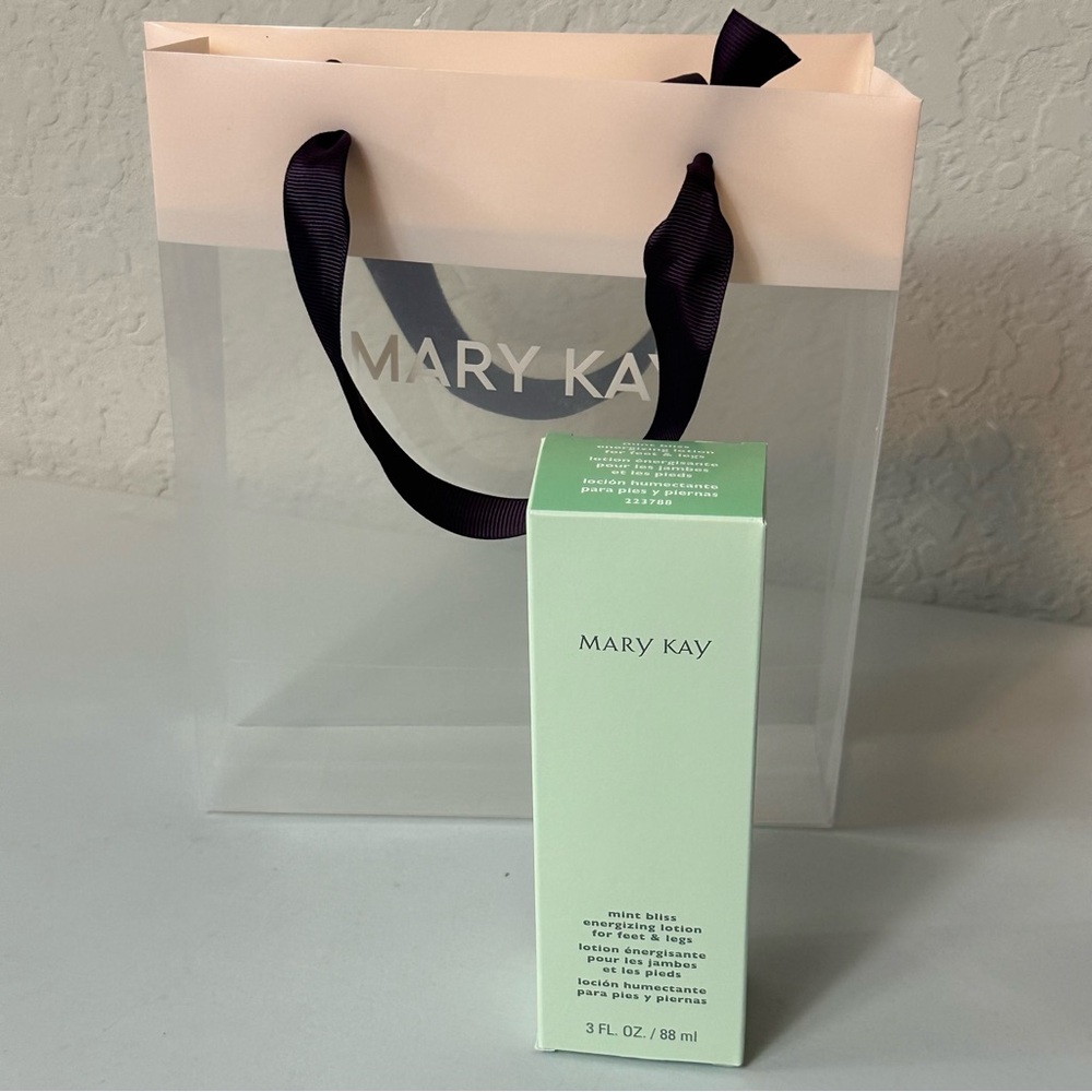 Mary Kay Mint Bliss Energizing Lotion for Feet & Legs 3oz with Gift Bag NEW - Picture 2 of 6